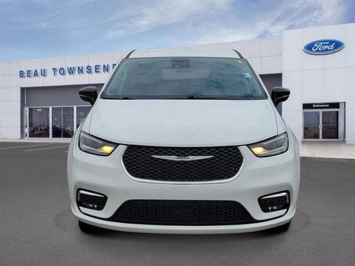 2024 Chrysler Pacifica Touring-L