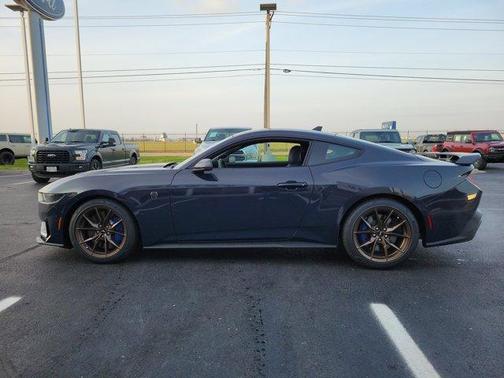 2025 Ford Mustang Dark Horse