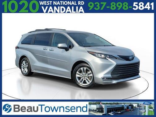 2022 Toyota Sienna XLE