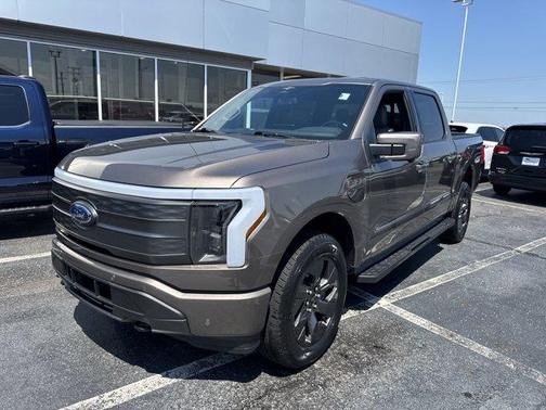 2023 Ford F-150 Lightning LARIAT