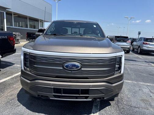 2023 Ford F-150 Lightning LARIAT