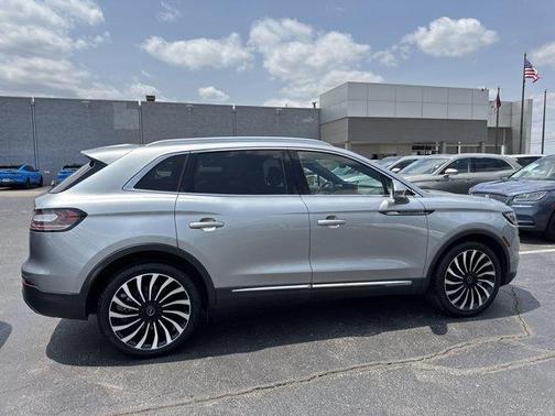 2022 Lincoln Nautilus Black Label