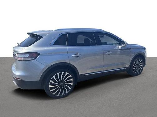 2022 Lincoln Nautilus Black Label