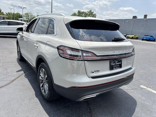 2022 Lincoln Nautilus Standard