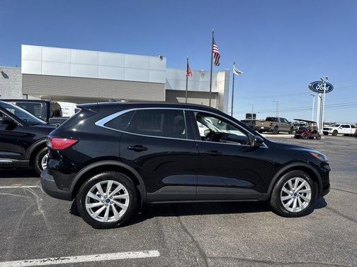 2022 Ford Escape Titanium