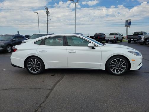 Quartz White 2022 Hyundai SONATA LIMITED