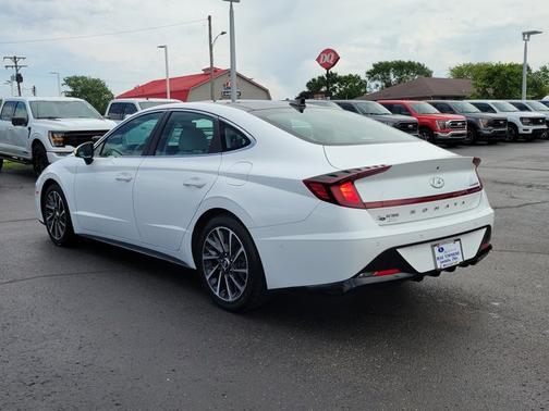Quartz White 2022 Hyundai SONATA LIMITED