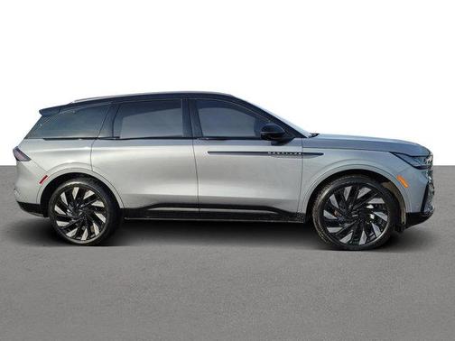 2024 Lincoln Nautilus Reserve