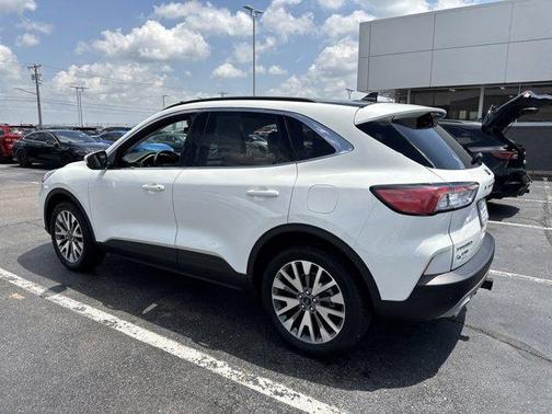 2022 Ford Escape Titanium
