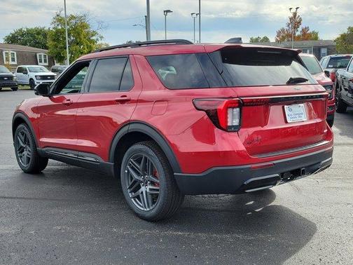 2025 Ford Explorer ST-Line