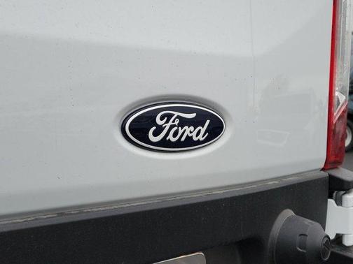 2026 Ford Transit-250 148 WB Medium Roof Cargo