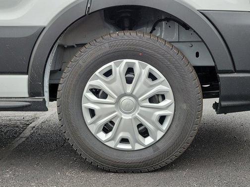 2026 Ford Transit-250 148 WB Medium Roof Cargo