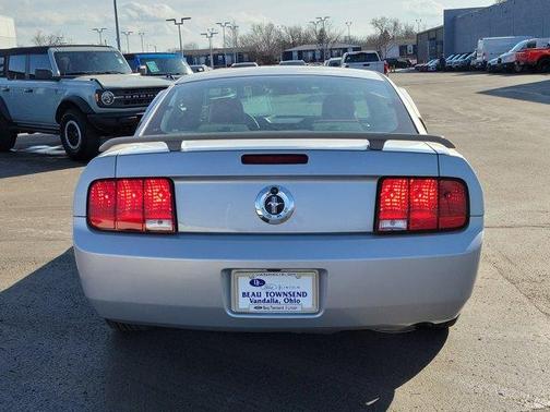 2005 Ford Mustang Premium