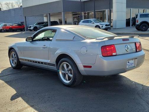 2005 Ford Mustang Premium