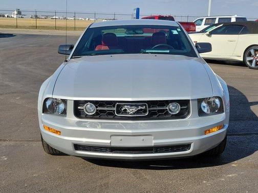 2005 Ford Mustang Premium