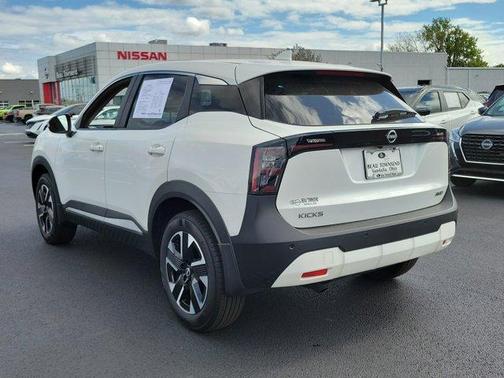 2025 Nissan Kicks SV