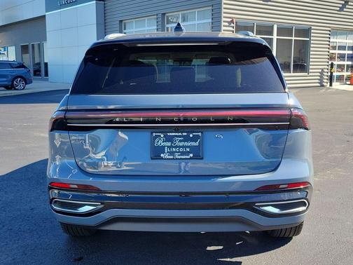 2025 Lincoln Nautilus Reserve