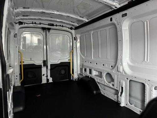 2026 Ford Transit-250 148 WB Medium Roof Cargo