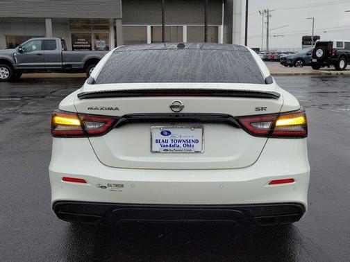 2022 Nissan Maxima SR