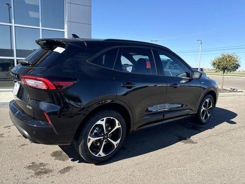 2025 Ford Escape ST-Line Elite