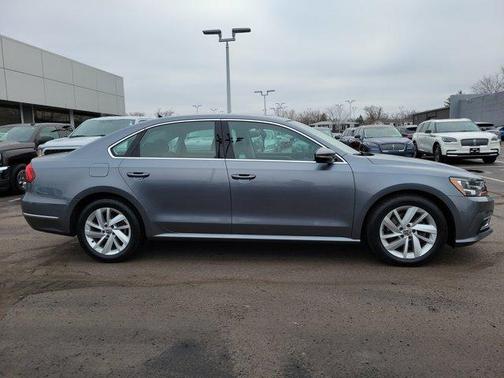 2018 Volkswagen Passat 2.0T SE
