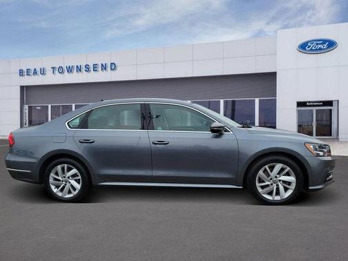 2018 Volkswagen Passat 2.0T SE