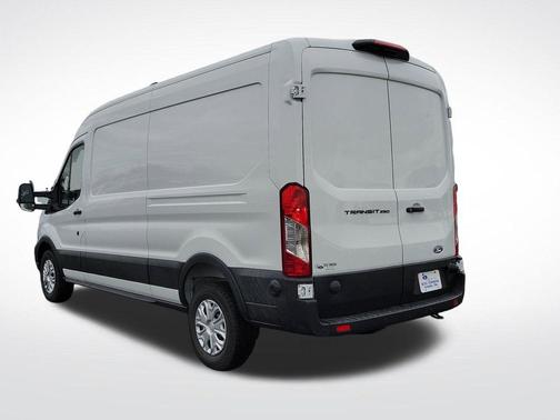 2026 Ford Transit-250 148 WB Medium Roof Cargo