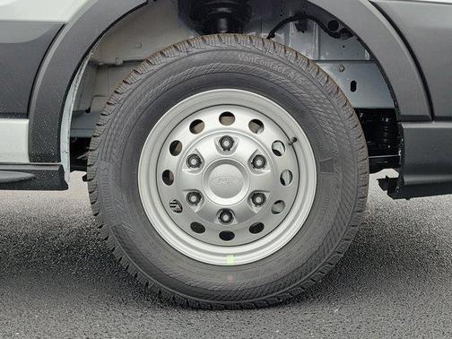 2025 Ford Transit-250 