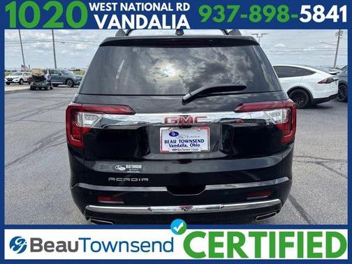2023 GMC Acadia Denali
