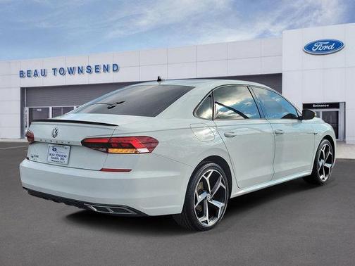 2021 Volkswagen Passat 2.0T R-Line