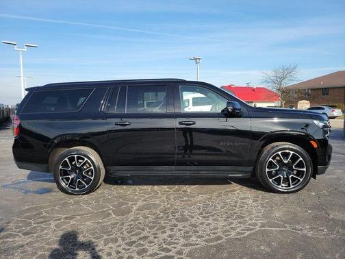 2024 Chevrolet Suburban RST