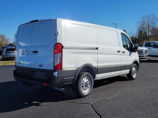 2025 Ford Transit-250 