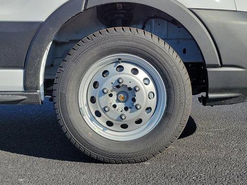 2025 Ford Transit-250 
