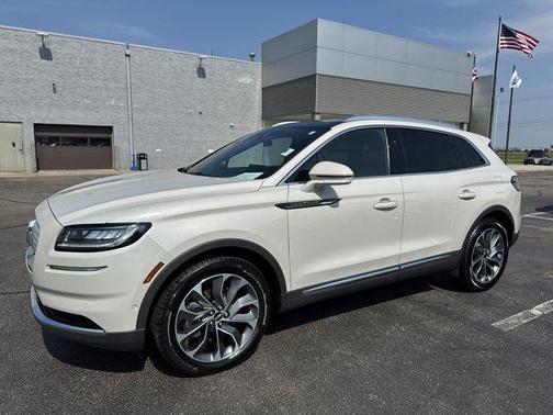 2022 Lincoln Nautilus Reserve
