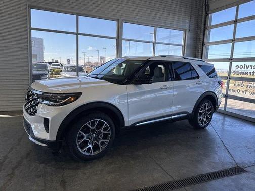 2025 Ford Explorer Platinum