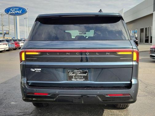 2026 Lincoln Navigator L Premiere