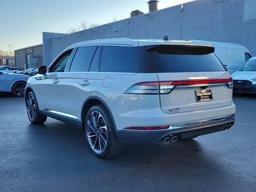 2023 Lincoln Aviator Standard AWD