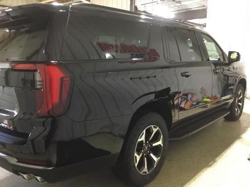 2025 GMC Yukon XL 4WD AT4