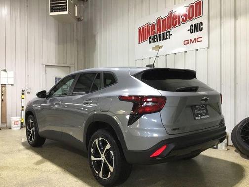 Sterling Gray Metallic 2026 Chevrolet Trax FWD 1RS