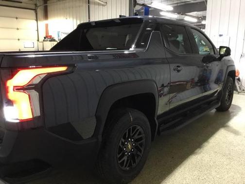 2025 Chevrolet Silverado EV LT