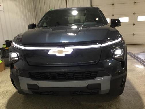 2025 Chevrolet Silverado EV LT