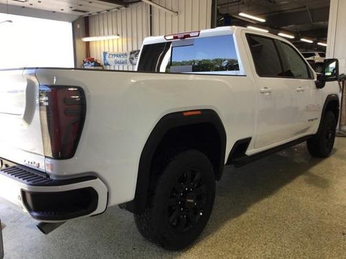 2025 GMC Sierra 2500 AT4
