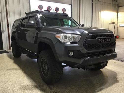 2022 Toyota Tacoma SR