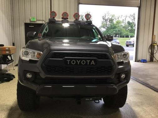 2022 Toyota Tacoma SR