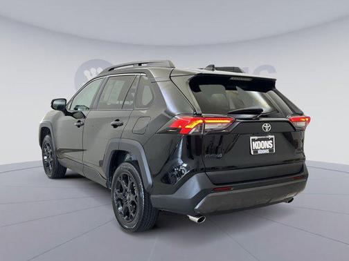 2021 Toyota RAV4 SE