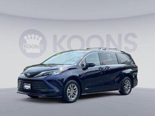 2021 Toyota Sienna LE