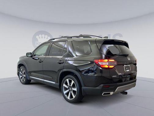 2023 Honda Pilot Touring 8-Passenger