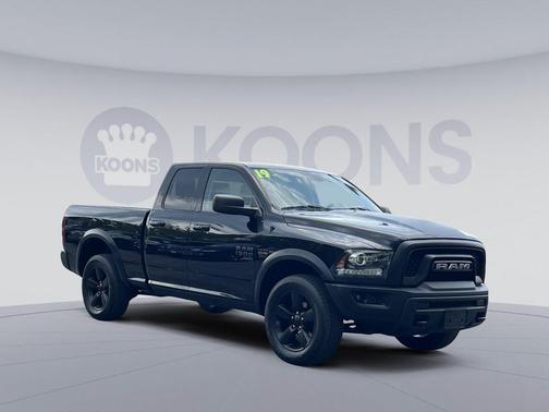 Diamond Black Crystal Pearlcoat 2019 RAM 1500 Classic Warlock Quad Cab 4x4 6'4' Box