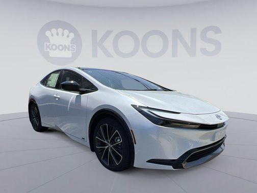 2025 Toyota Prius XLE