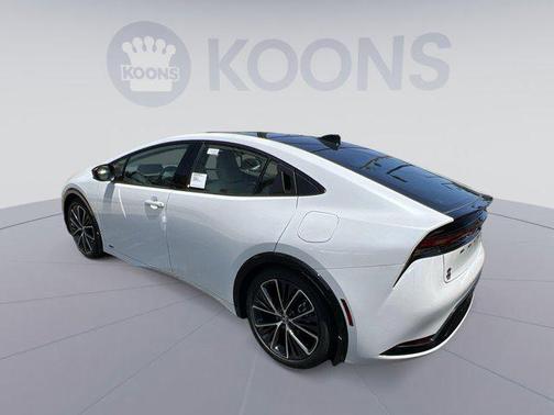 2025 Toyota Prius XLE